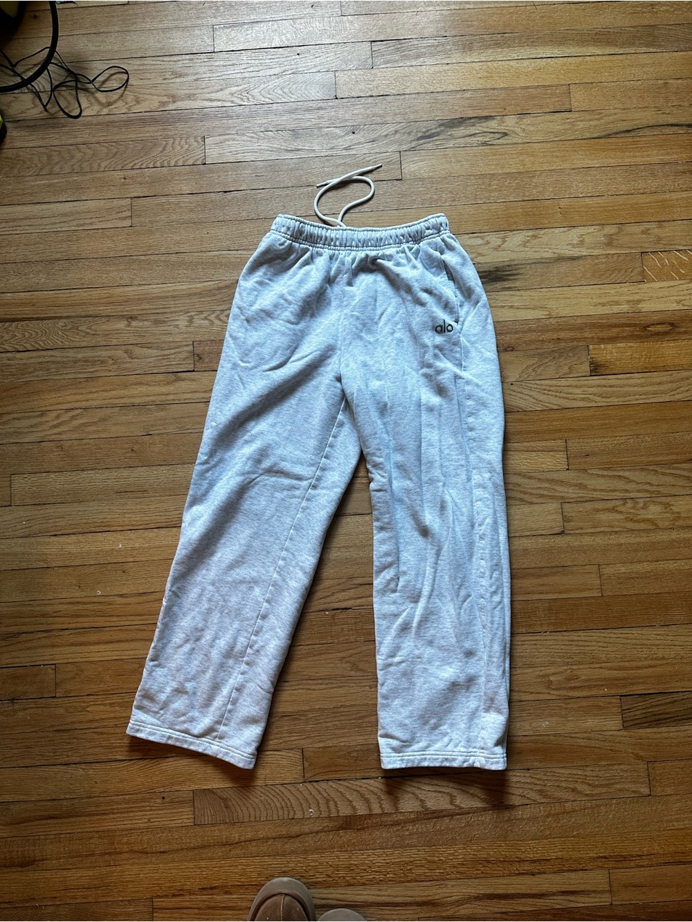 ALO Yoga Light Gray Straight Leg Sweatpants